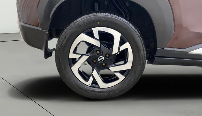 2022 Nissan MAGNITE XV PREMIUM TURBO CVT, Petrol, Automatic, 40,111 km, Right Rear Wheel
