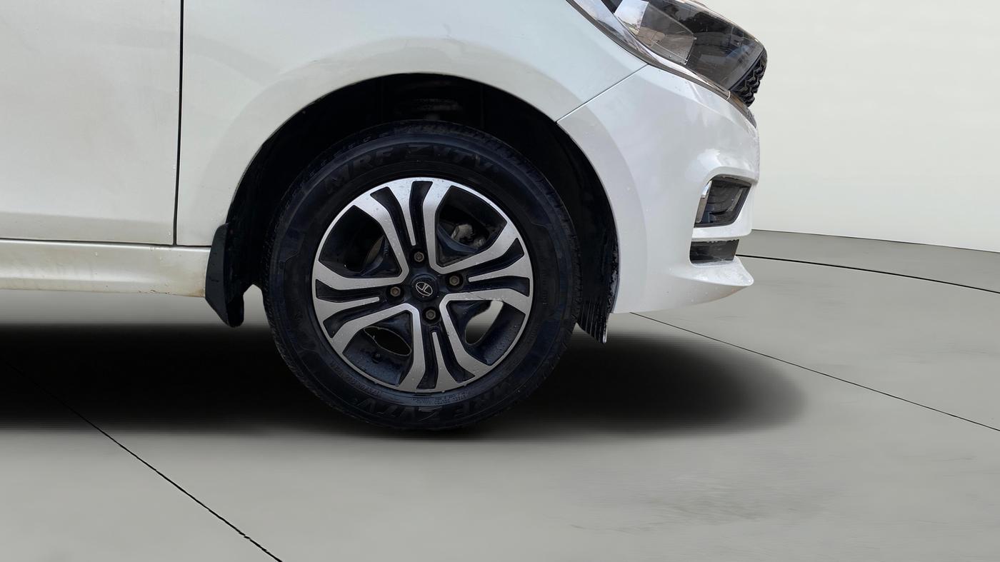 2024 Tata TIGOR XZ CNG, CNG, Manual, 17,640 km, Right Front Wheel