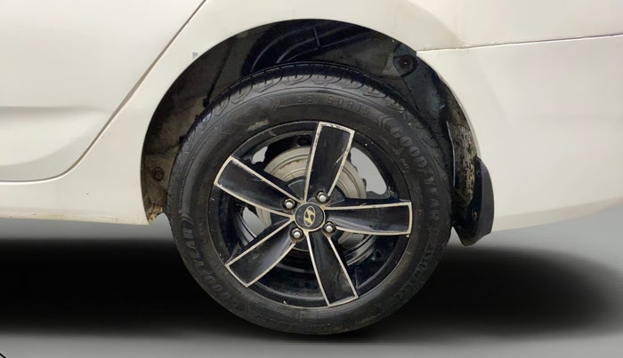 2016 Hyundai Verna 1.6 VTVT S, Petrol, Manual, 55,743 km, Left Rear Wheel