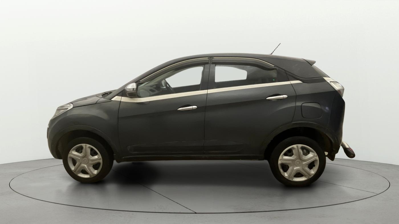 2019 Tata NEXON XM PETROL, CNG, Manual, 1,00,572 km, Left Side