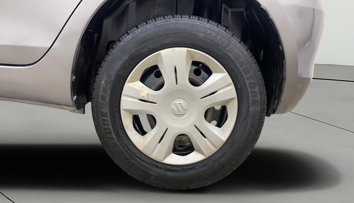 2014 Maruti Swift VDI, Diesel, Manual, 1,35,287 km, Left Rear Wheel