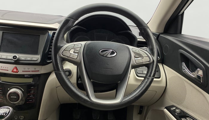 2019 Mahindra XUV300 W8 (O) 1.5 DIESEL, Diesel, Manual, 79,741 km, Steering Wheel Close Up