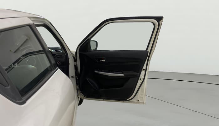 2018 Maruti Swift ZXI AMT, CNG, Automatic, 1,17,441 km, RHS Front Door