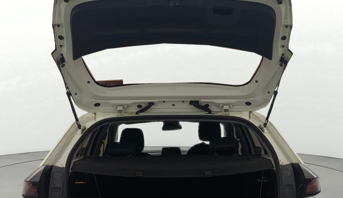 2020 Tata ALTROZ XZ PETROL, Petrol, Manual, 33,536 km, Boot Door Open