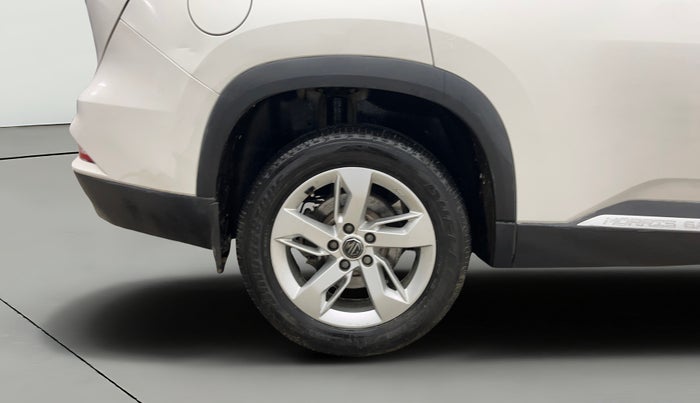 2021 MG HECTOR PLUS SUPER 1.5 PETROL TURBO HYBRID MT 7-STR, Petrol, Manual, 91,637 km, Right Rear Wheel