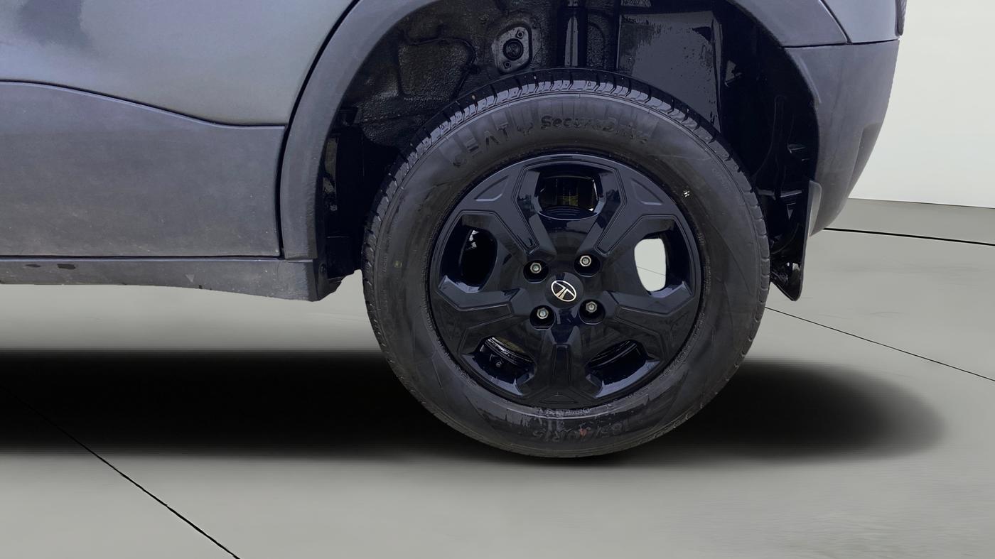 2024 Tata PUNCH ACCOMPLISHED AMT, Petrol, Automatic, 18,344 km, Left Rear Wheel