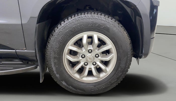 2017 Mahindra TUV300 T8, Diesel, Manual, 54,026 km, Right Front Wheel