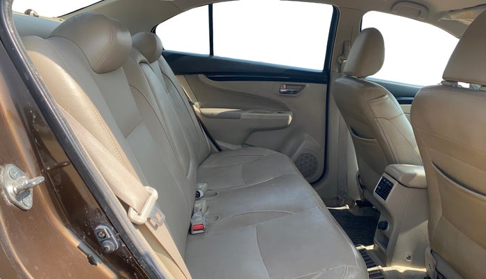 2015 Maruti Ciaz ZDI+ SHVS, Diesel, Manual, 64,541 km, Right Side Rear Door Cabin