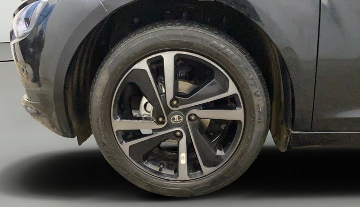 2022 Tata ALTROZ XZ PLUS PETROL DARK EDITION, Petrol, Manual, 54,561 km, Left Front Wheel