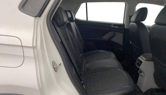 2022 Skoda KUSHAQ AMBITION 1.0L TSI MT, Petrol, Manual, 60,419 km, Right Side Rear Door Cabin