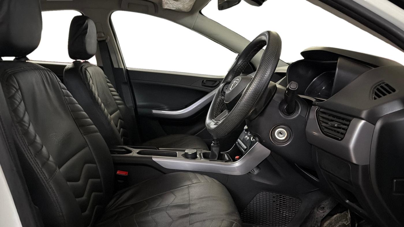 2021 Tata NEXON XM SUNROOF PETROL, Petrol, Manual, 24,527 km, Right Side Front Door Cabin