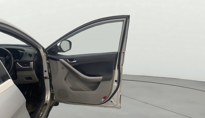 2019 Tata NEXON XZ PLUS DIESEL, Diesel, Manual, 1,26,225 km, RHS Front Door