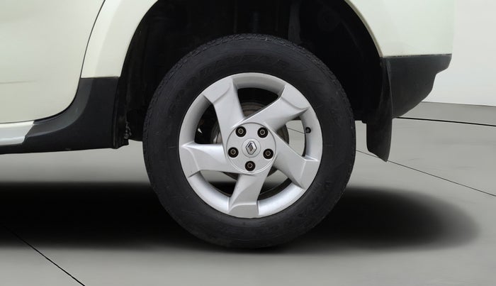 2015 Renault Duster 110 PS RXZ DIESEL, Diesel, Manual, 69,895 km, Left Rear Wheel