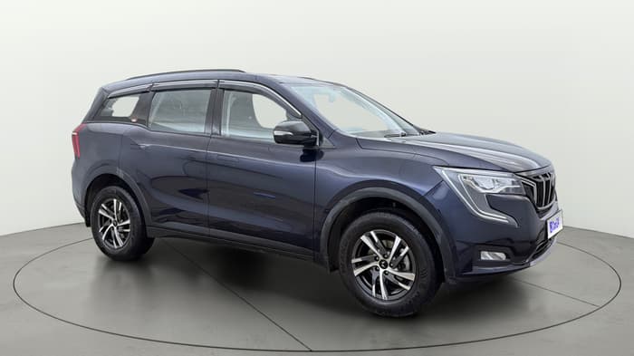 2025 Mahindra XUV700 AX 5 P MT 7 STR, Petrol, Manual, 4,978 km, Right Front Diagonal