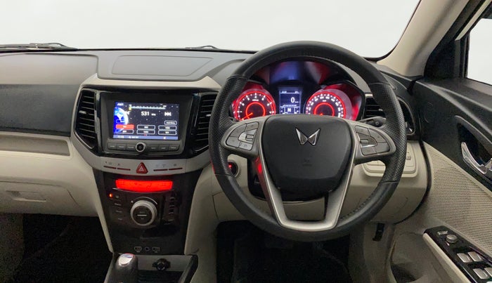 2022 Mahindra XUV300 W8 (O) 1.2 PETROL AMT, Petrol, Automatic, 39,378 km, Steering Wheel Close Up