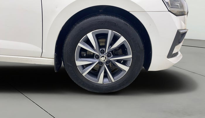 2022 Skoda SLAVIA STYLE 1.0L TSI MT, Petrol, Manual, 60,490 km, Right Front Wheel