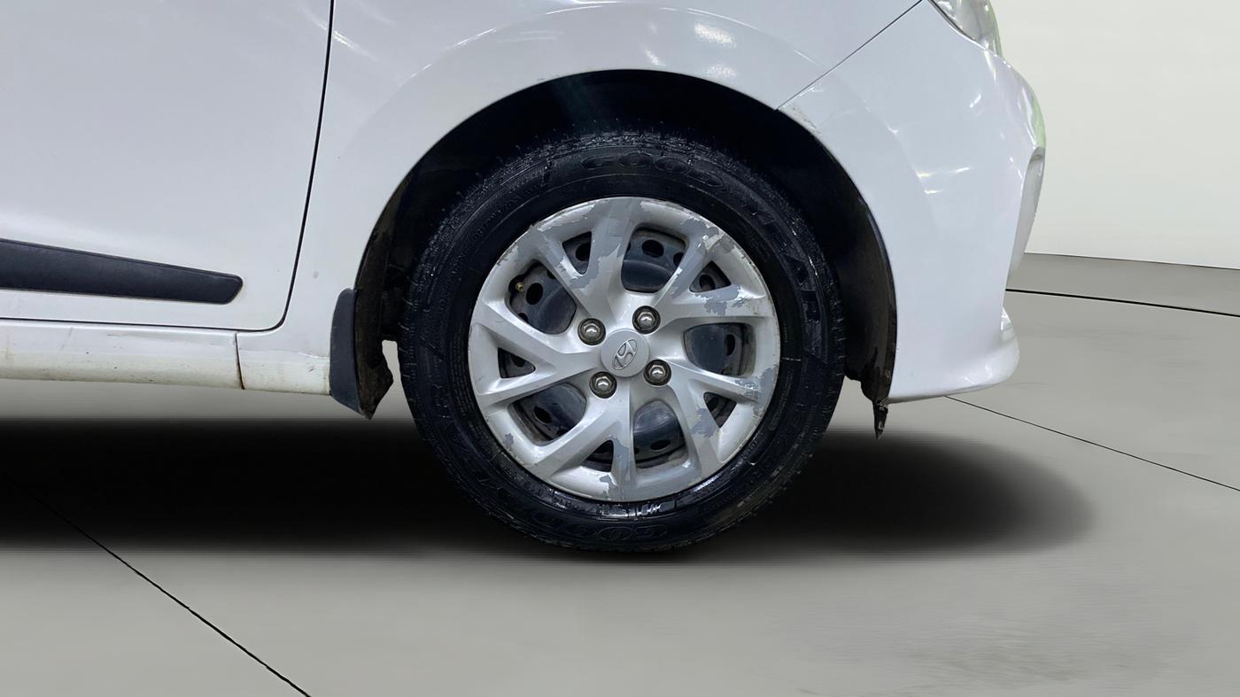 2018 Hyundai Grand i10 MAGNA 1.2 KAPPA VTVT, Petrol, Manual, 1,23,155 km, Right Front Wheel