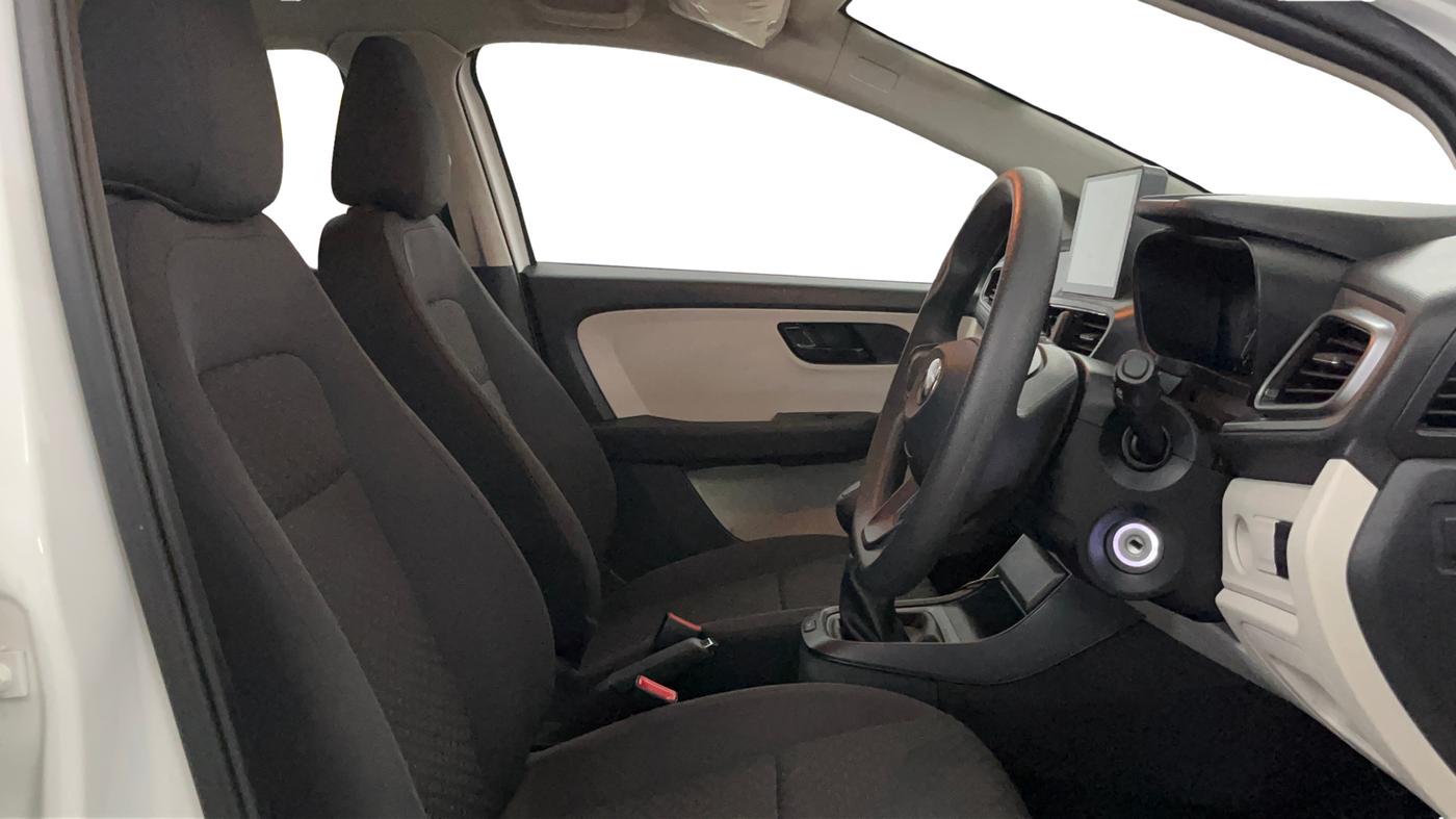 2024 Tata ALTROZ XE PETROL, Petrol, Manual, 8,304 km, Right Side Front Door Cabin