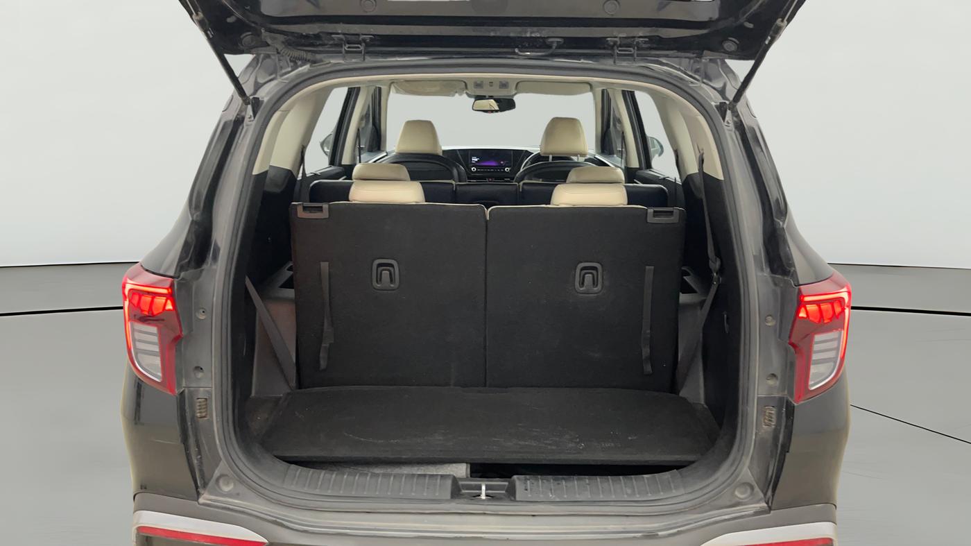 2022 KIA CARENS LUXURY PLUS 1.4 PETROL DCT 7 STR, Petrol, Automatic, 63,105 km, Boot Open Zoomed View