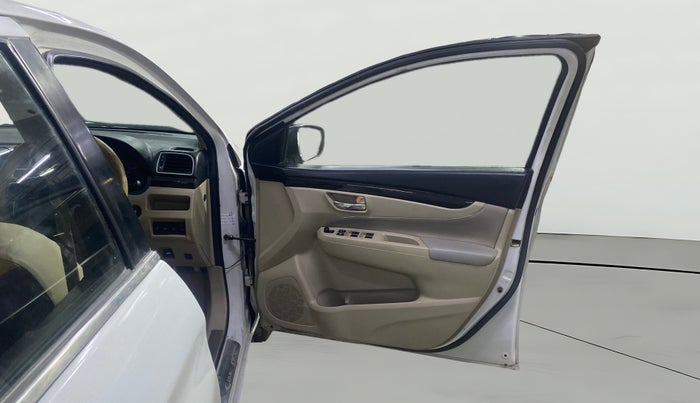 2017 Maruti Ciaz ALPHA DIESEL 1.3, Diesel, Manual, 86,235 km, RHS Front Door