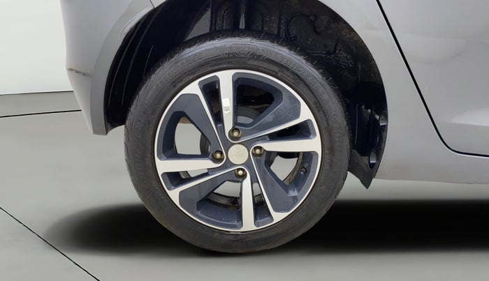 2022 Tata ALTROZ XZA, Petrol, Automatic, 27,042 km, Right Rear Wheel