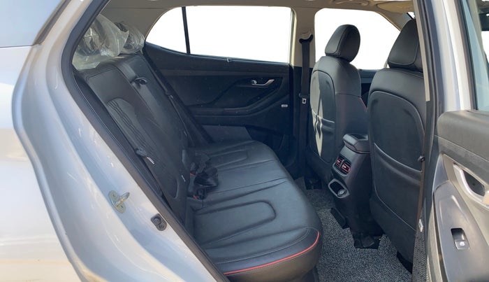 2022 Hyundai Creta SX (O) 1.4 TURBO DCT, Petrol, Automatic, 62,695 km, Right Side Rear Door Cabin