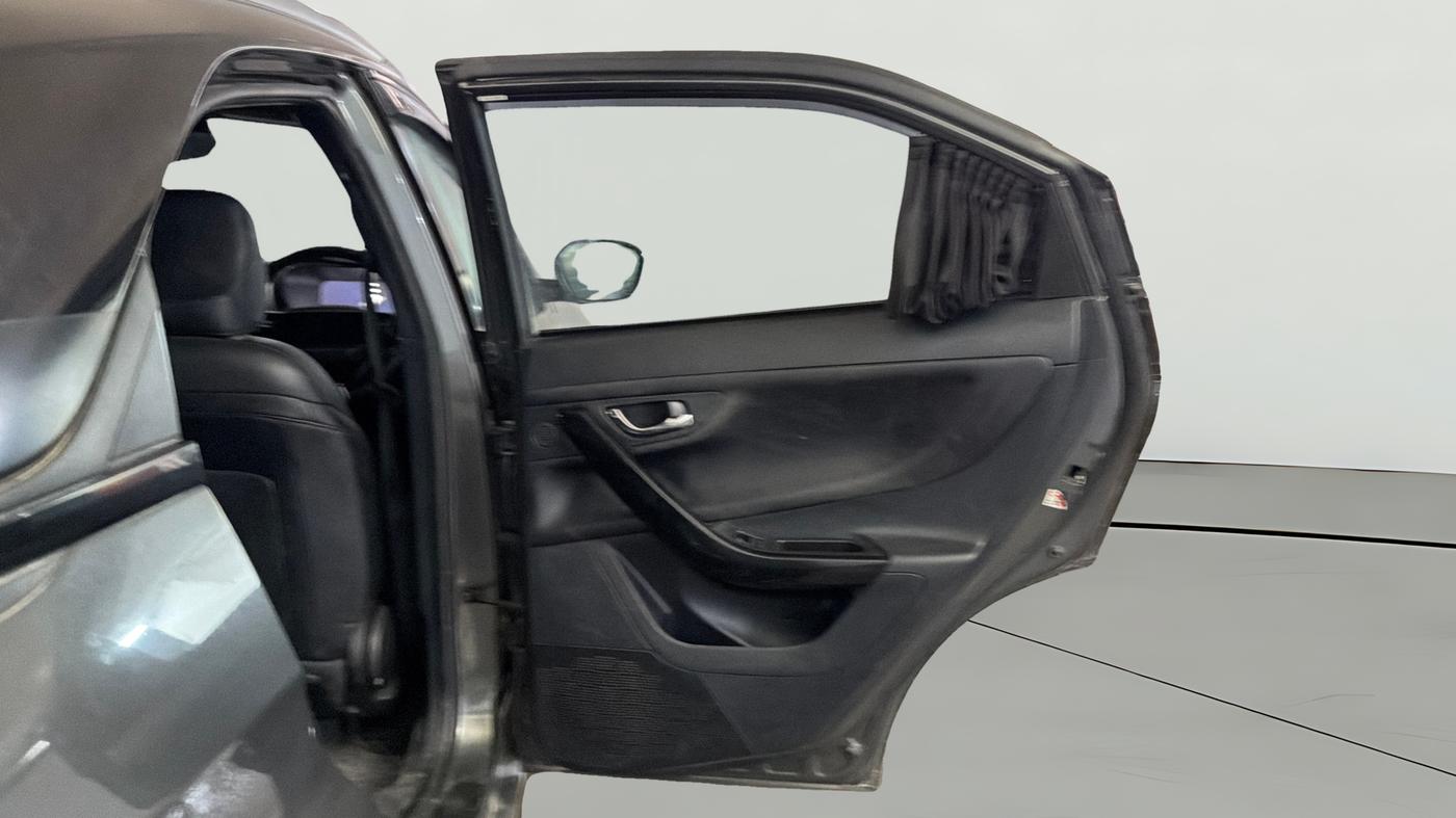 2023 Tata NEXON FEARLESS + SUNROOF DCA DUAL TONE 1.2 PETROL, Petrol, Automatic, 62,802 km, RHS Rear Door
