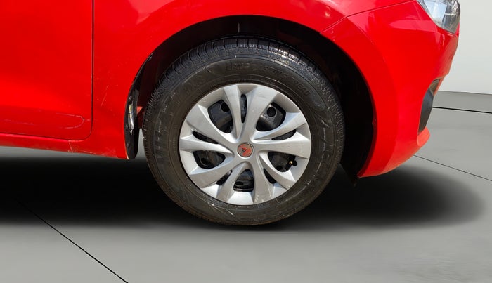 2020 Maruti Swift VXI, Petrol, Manual, 82,121 km, Right Front Wheel