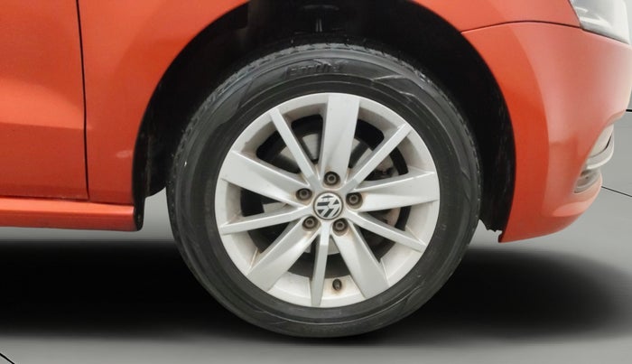 2014 Volkswagen Polo HIGHLINE1.2L, Petrol, Manual, 84,462 km, Right Front Wheel