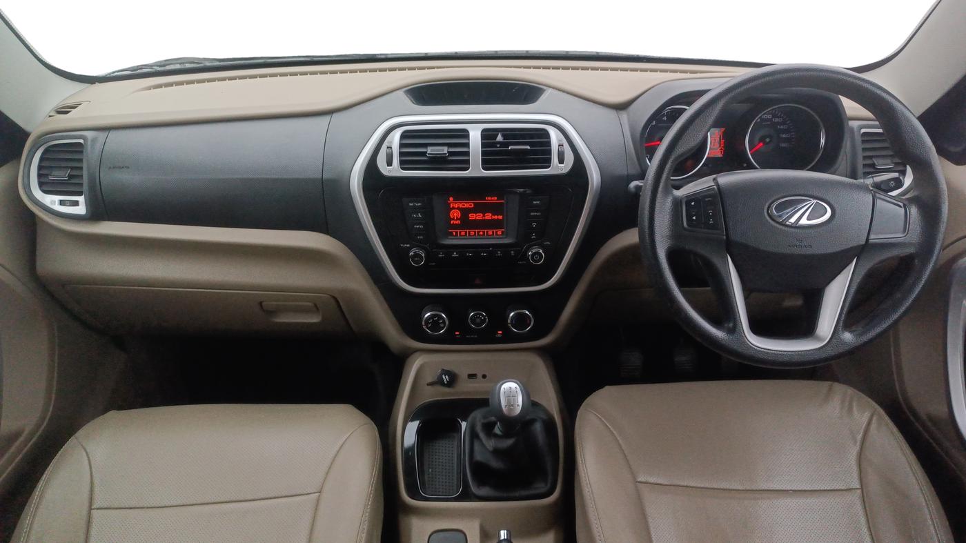 2015 Mahindra TUV300 T8, Diesel, Manual, 1,30,605 km, Dashboard