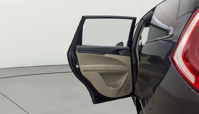 2018 Mahindra MARAZZO M2 8 STR, Diesel, Manual, 77,219 km, LHS Rear Door