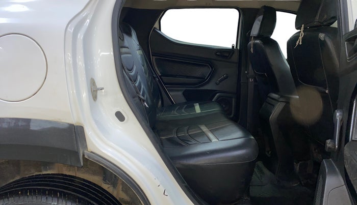 2022 Renault Kiger RXE MT, Petrol, Manual, 16,180 km, Right Side Rear Door Cabin