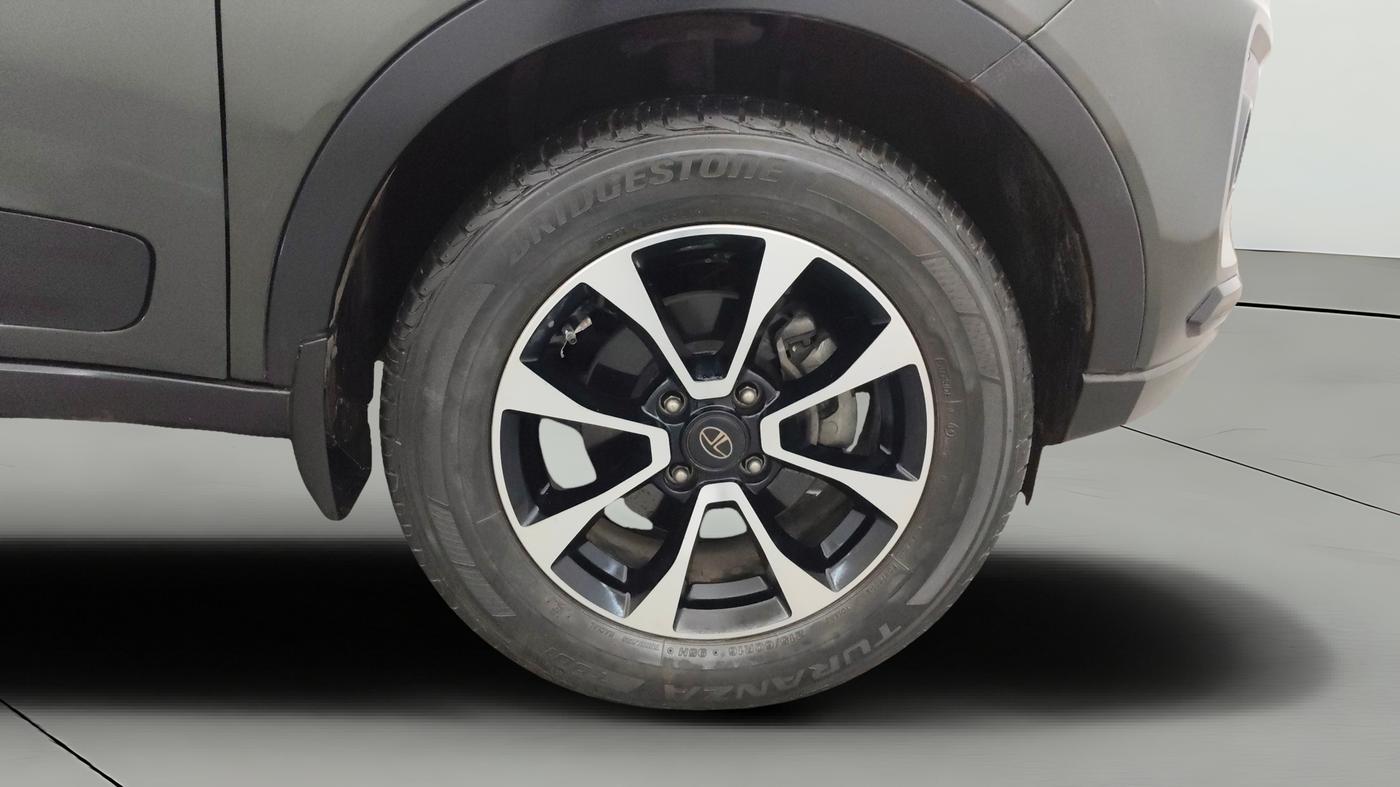 2021 Tata NEXON XZA PLUS (O) PETROL, Petrol, Automatic, 36,178 km, Right Front Wheel