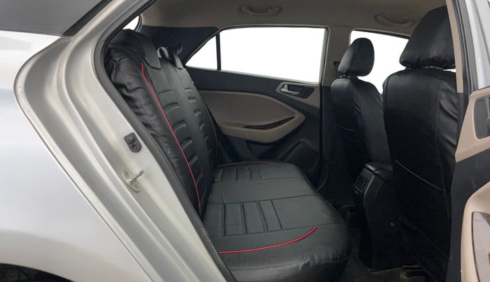 2015 Hyundai Elite i20 SPORTZ 1.2, Petrol, Manual, 70,461 km, Right Side Rear Door Cabin