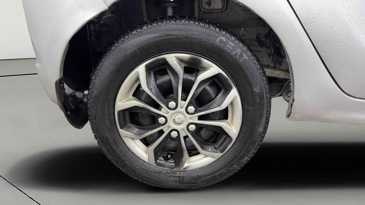 2017 Tata Tiago XT PETROL, Petrol, Manual, 71,597 km, Right Rear Wheel