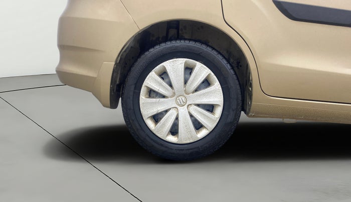 2016 Maruti Ertiga VXI, Petrol, Manual, 79,951 km, Right Rear Wheel