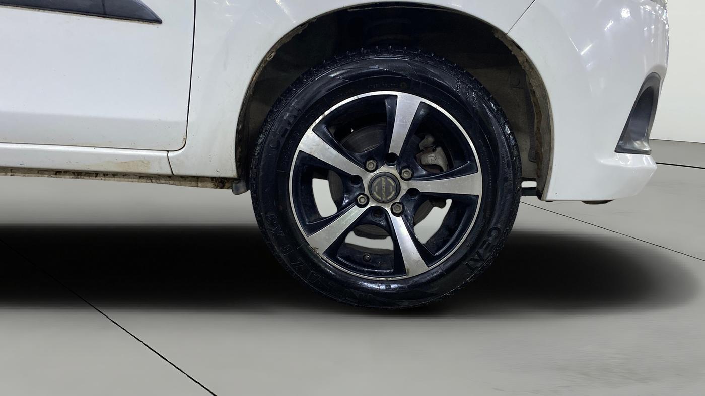 2016 Maruti Alto K10 VXI, Petrol, Manual, 50,625 km, Right Front Wheel