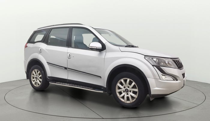 2015 Mahindra XUV500 W8, Diesel, Manual, 86,787 km, Right Front Diagonal