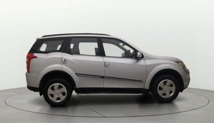 2016 Mahindra XUV500 W6 AT 1.99, Diesel, Automatic, 44,518 km, Right Side View