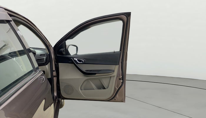 2016 Tata Tiago XZ PETROL, Petrol, Manual, 74,675 km, RHS Front Door