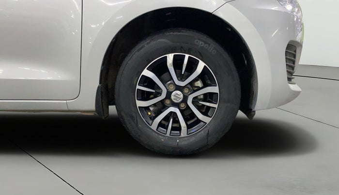 2019 Maruti Swift VXI AMT, Petrol, Automatic, 39,948 km, Right Front Wheel