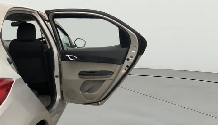 2018 Tata Tiago XZ PETROL, Petrol, Manual, 1,81,325 km, RHS Rear Door