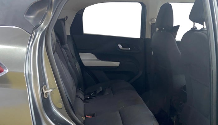 2022 Tata PUNCH CREATIVE  MT, Petrol, Manual, 86,375 km, Right Side Rear Door Cabin