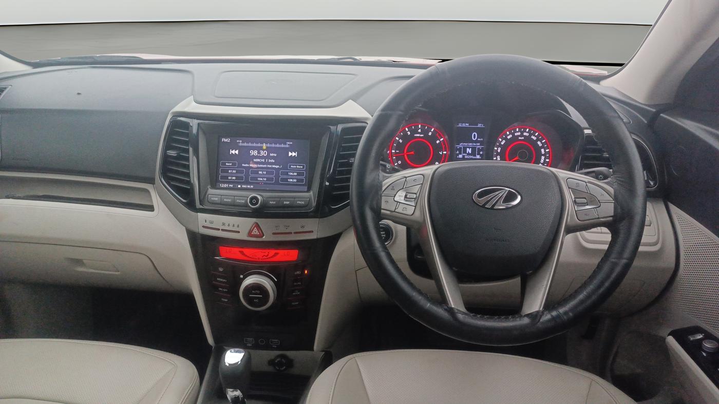 2021 Mahindra XUV300 W8 (O) 1.2 PETROL AMT, Petrol, Automatic, 66,293 km, Steering Wheel Close Up