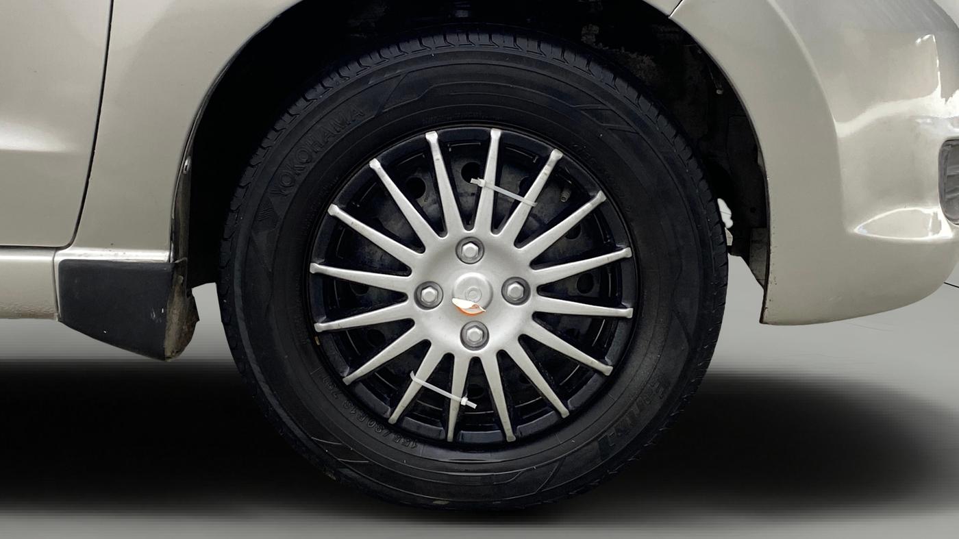 2013 Maruti A Star VXI, Petrol, Manual, 72,028 km, Right Front Wheel
