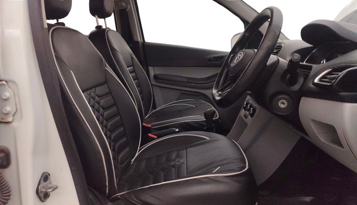 2022 Tata Tiago XT CNG, CNG, Manual, 38,996 km, Right Side Front Door Cabin