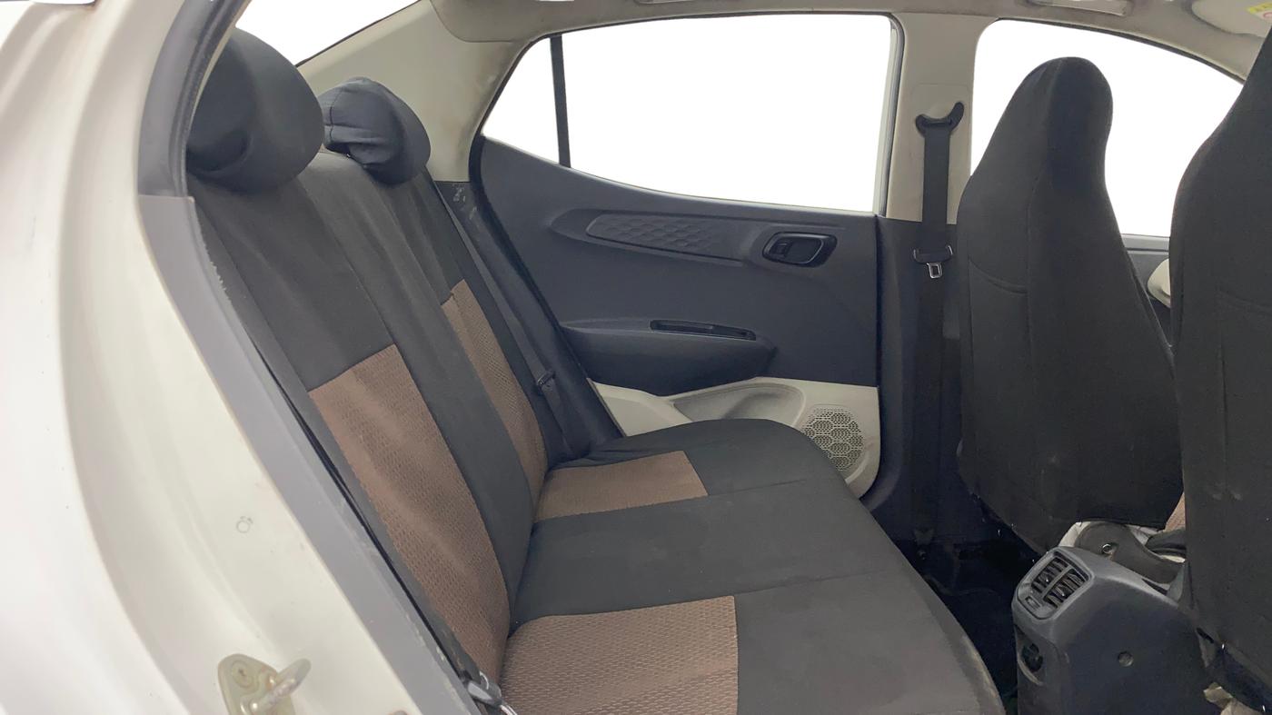 2022 Hyundai AURA S 1.2 CNG, CNG, Manual, 65,756 km, Right Side Rear Door Cabin