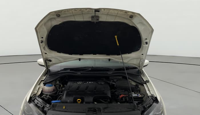 2017 Volkswagen Polo HIGHLINE1.5L, Diesel, Manual, 1,09,963 km, Open Bonet