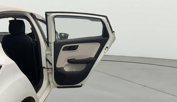2024 Tata ALTROZ XM PLUS CNG, CNG, Manual, 18,993 km, RHS Rear Door