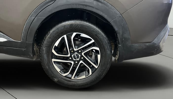 2022 KIA CARENS LUXURY PLUS 1.4 PETROL 7 STR, Petrol, Manual, 37,223 km, Left Rear Wheel